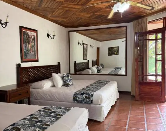superior-room-1-1.jpg